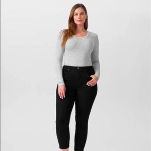Universal Standard Foundation Short Sleeve Crewneck Bodysuit L/22-24